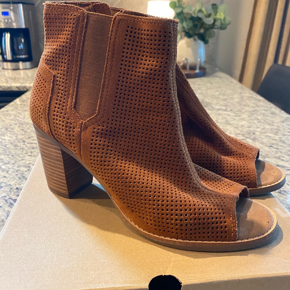 Toms booties
